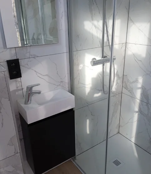 Salle de bain moderne VP Terrassement Namur