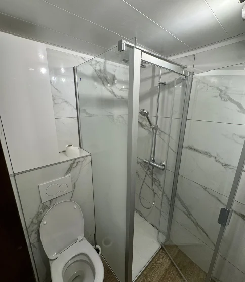 Salle de bain marbre douche Andenne VP Terrassement
